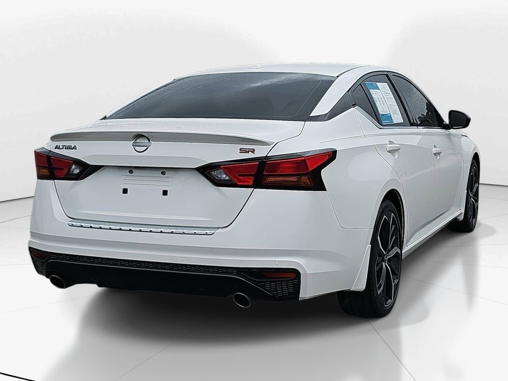 Used 2023 Nissan Altima 2.5 SR w/ SR Premium Package image 5