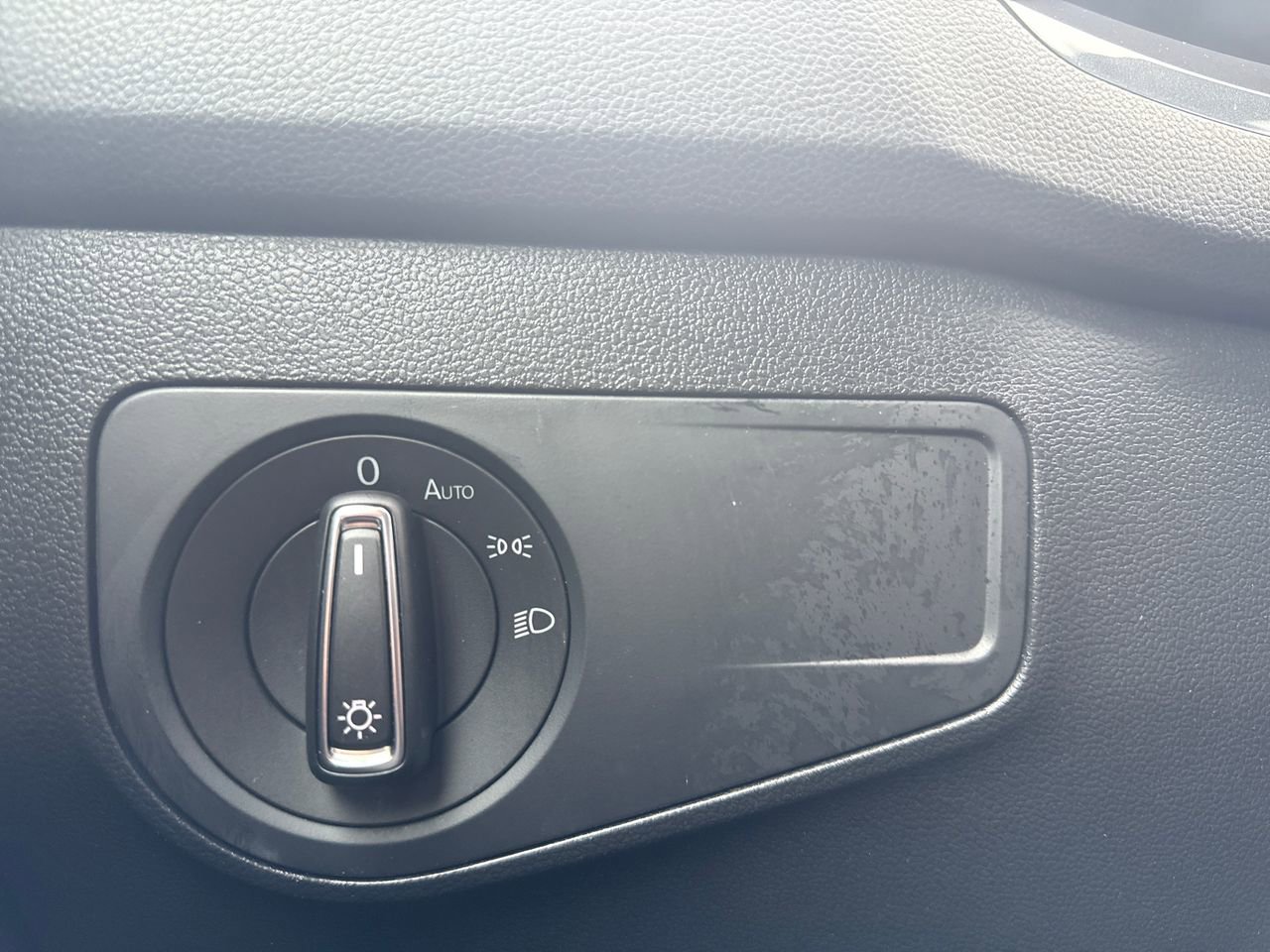 Used 2020 Volkswagen Tiguan SE image 15