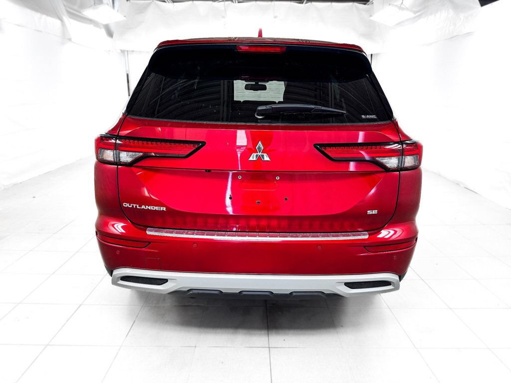 Used 2022 Mitsubishi Outlander 4WD SE image 5