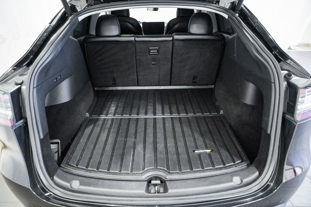 Used 2020 Tesla Model Y Performance image 11