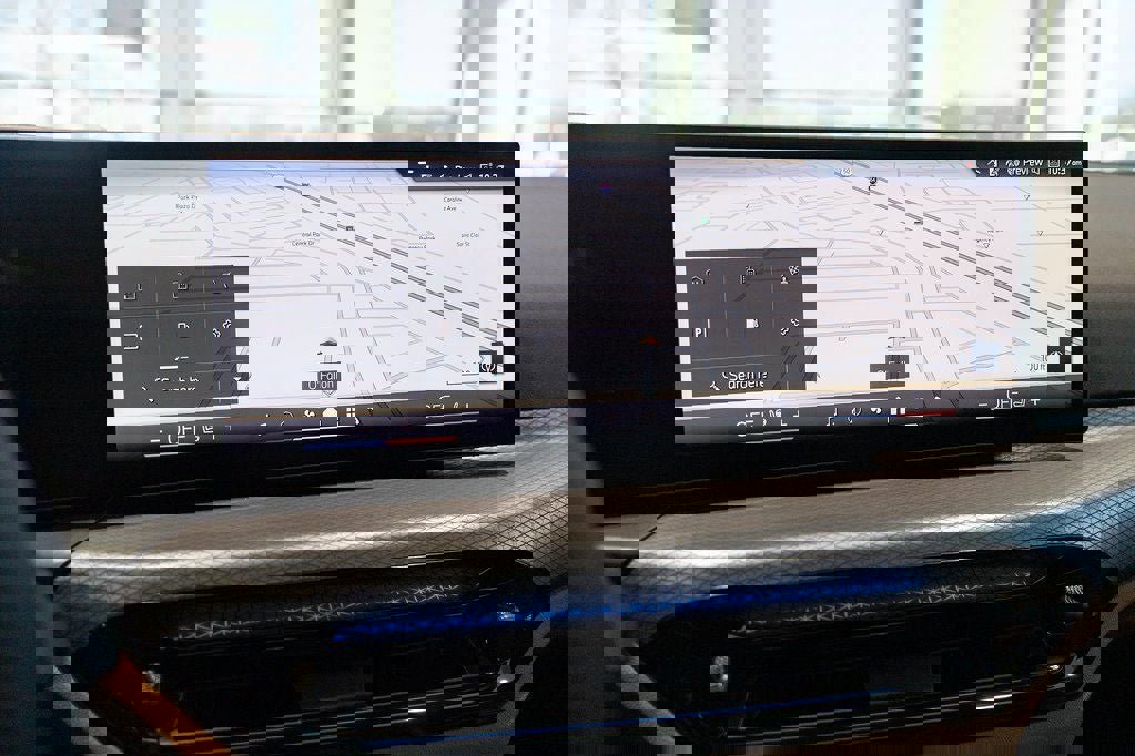 New 2026 BMW 330i xDrive Sedan w/ Convenience Package image 30