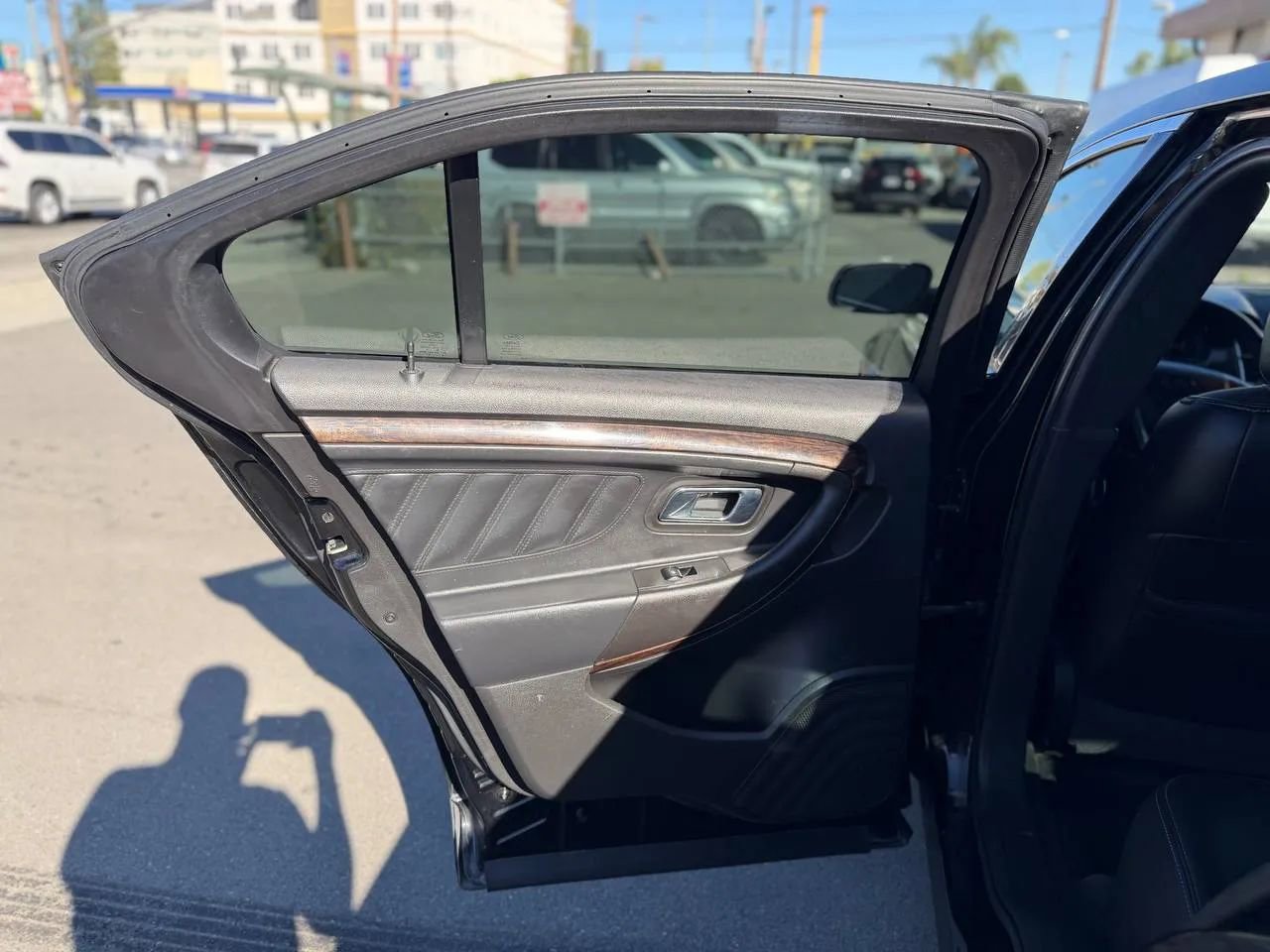 Used 2017 Ford Taurus Limited image 25