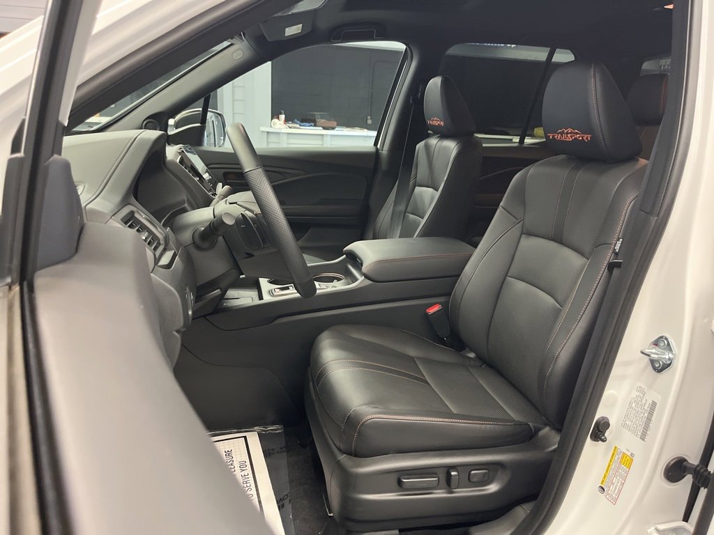 Used 2025 Honda Ridgeline TrailSport image 14