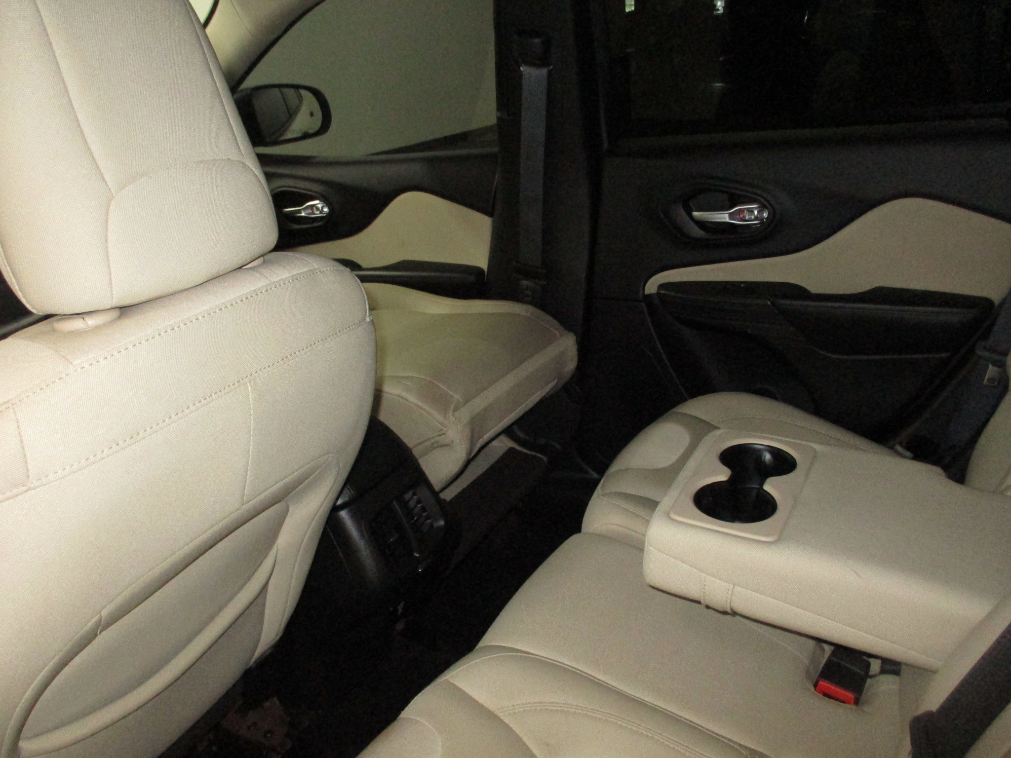 Used 2017 Jeep Cherokee Sport w/ Cold Weather Group image 14