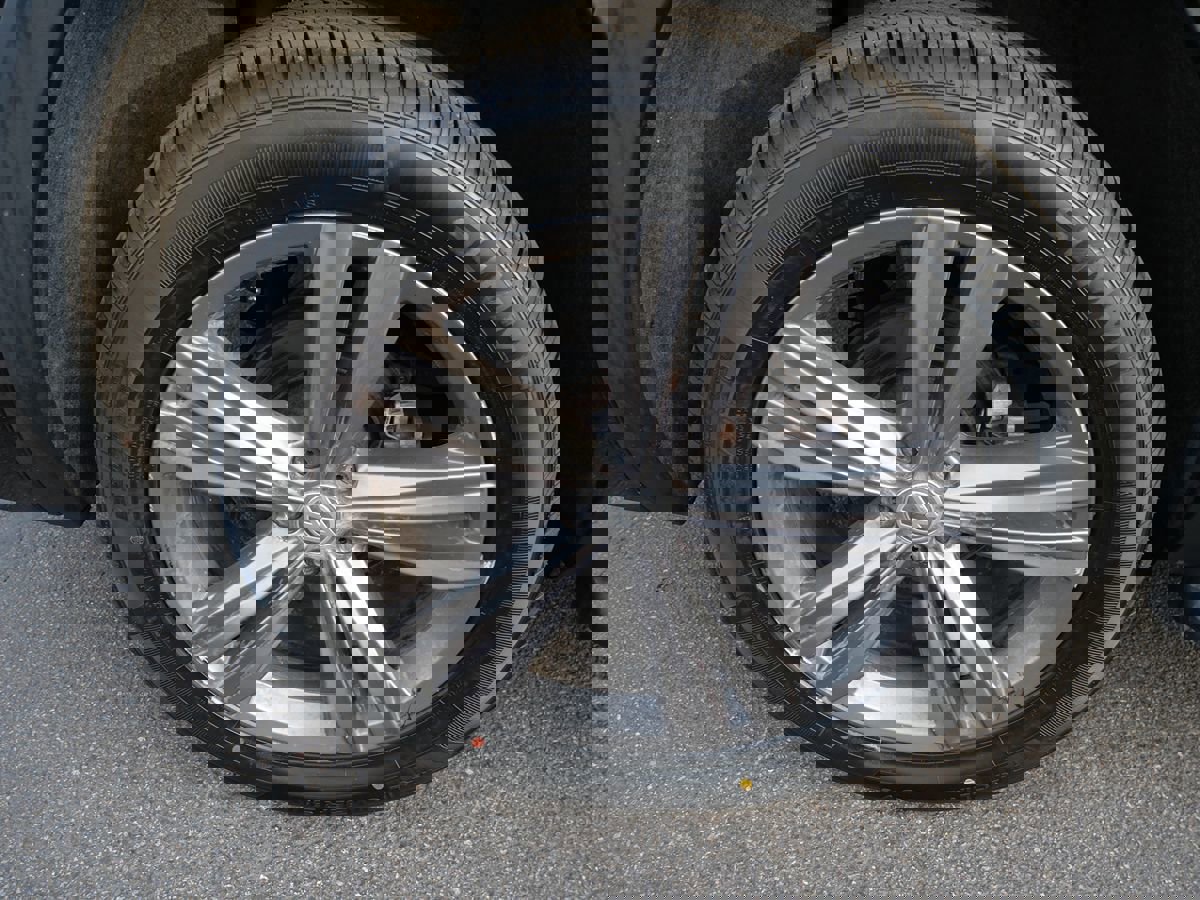 Used 2019 Volkswagen Atlas SEL R-Line image 37