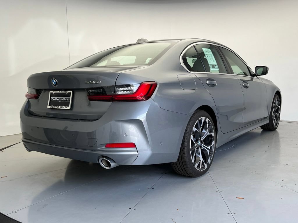 Certified 2025 BMW 330i Sedan RWD image 3