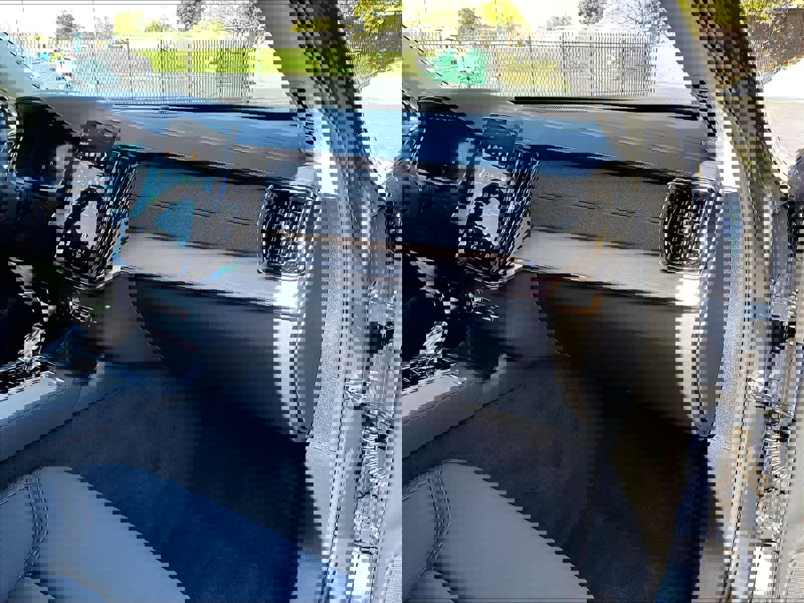 Used 2026 Volvo XC90 B6 Plus w/ Protection Package image 19