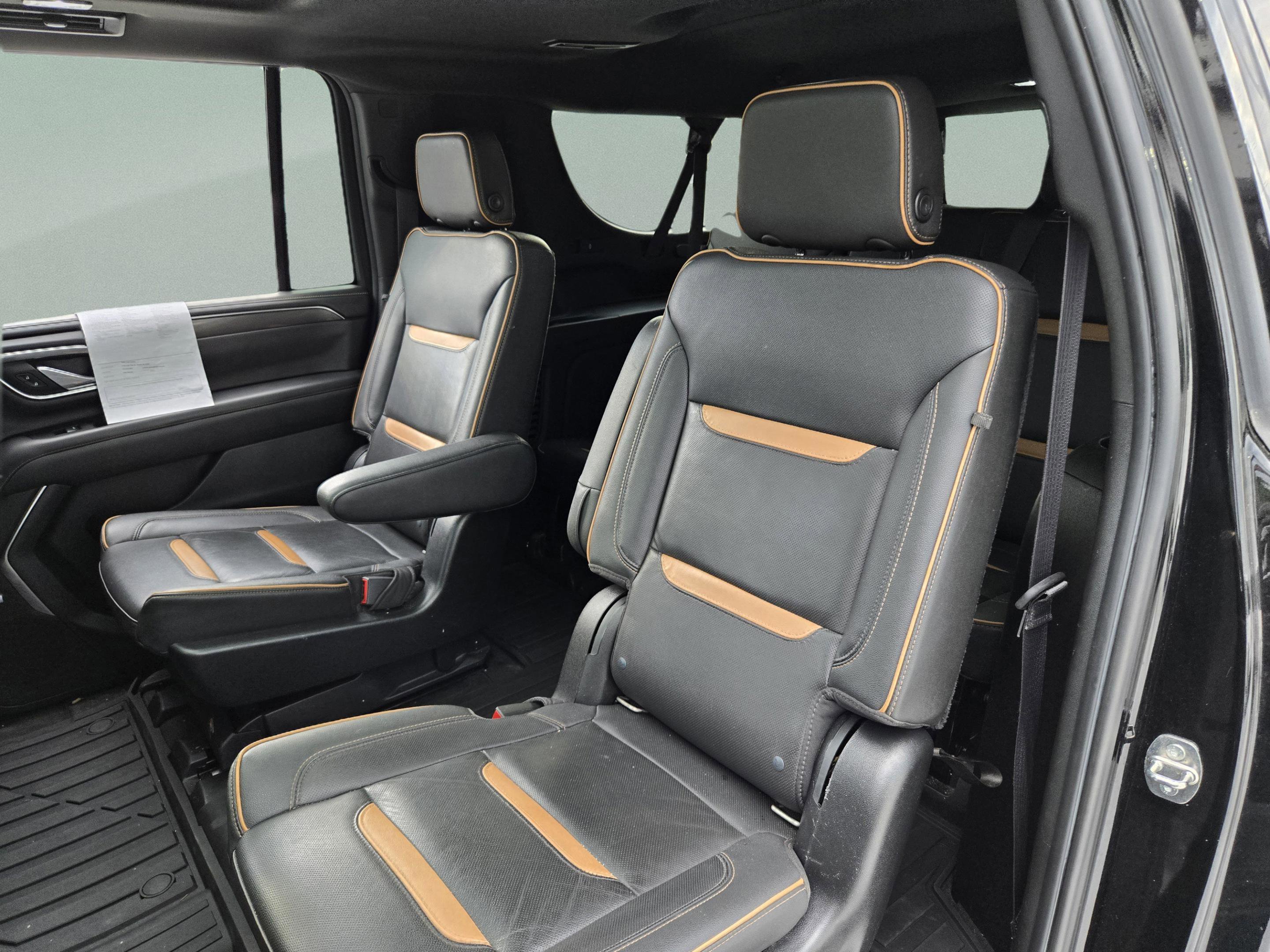 Used 2021 GMC Yukon XL AT4 w/ Rear Media and Nav Package AWD/4WD image 19