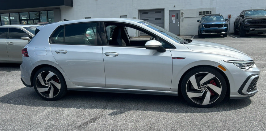 Used 2022 Volkswagen GTI S FWD image 4
