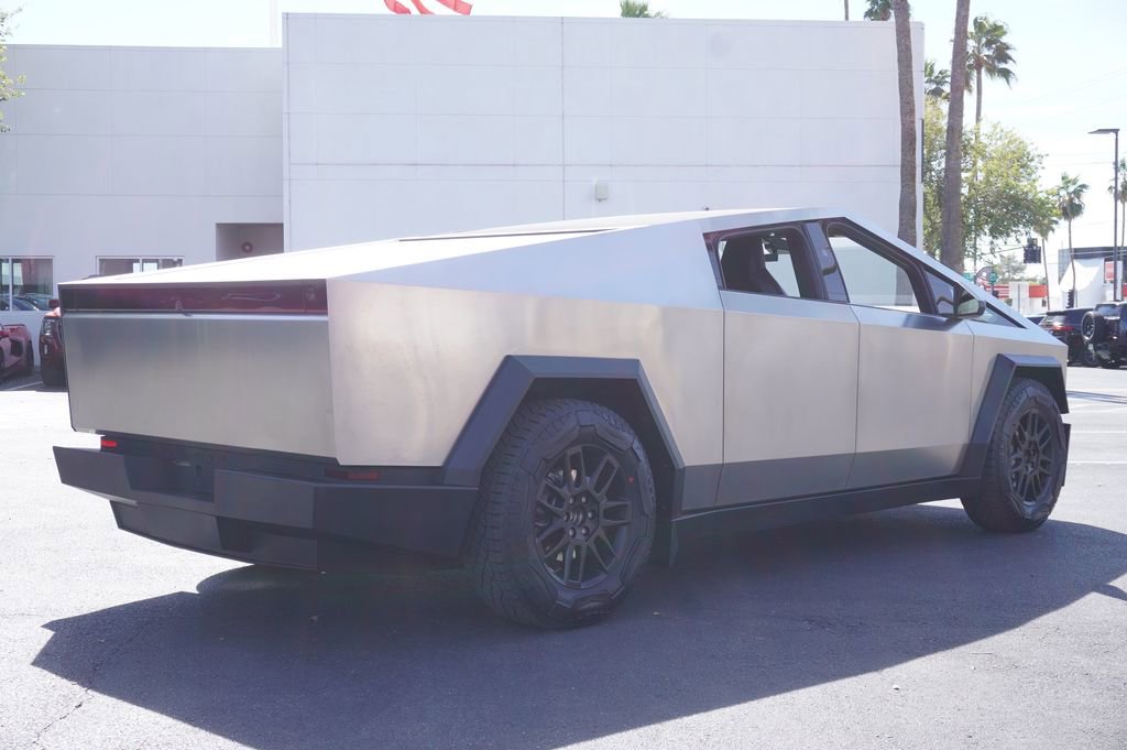 Used 2025 Tesla Cybertruck AWD Crew Cab image 5