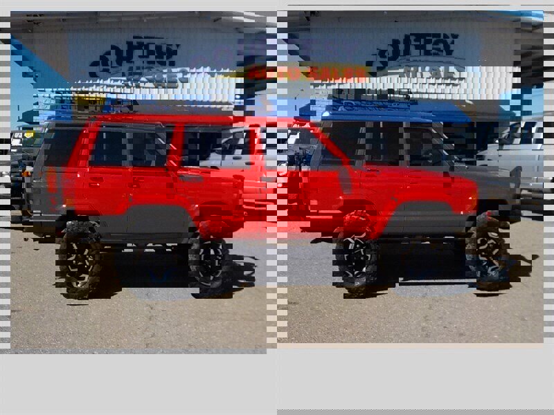 Used 2000 Jeep Cherokee Sport image 11