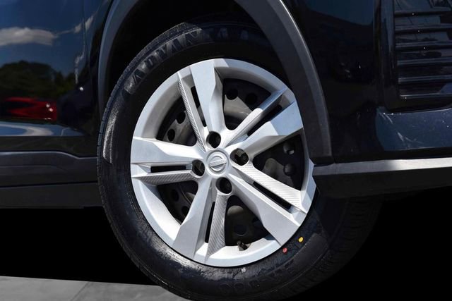 Used 2024 Nissan Kicks S FWD image 3