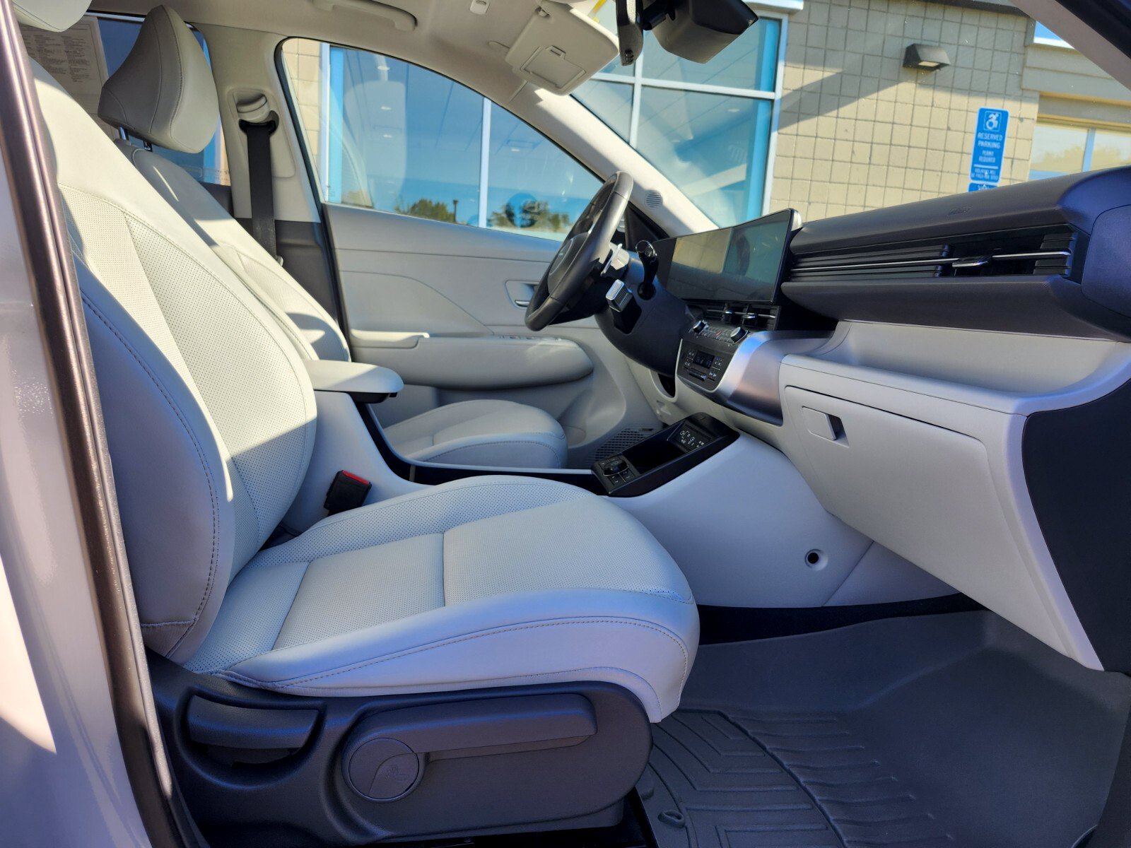 Certified 2024 Hyundai Kona Limited AWD/4WD image 10