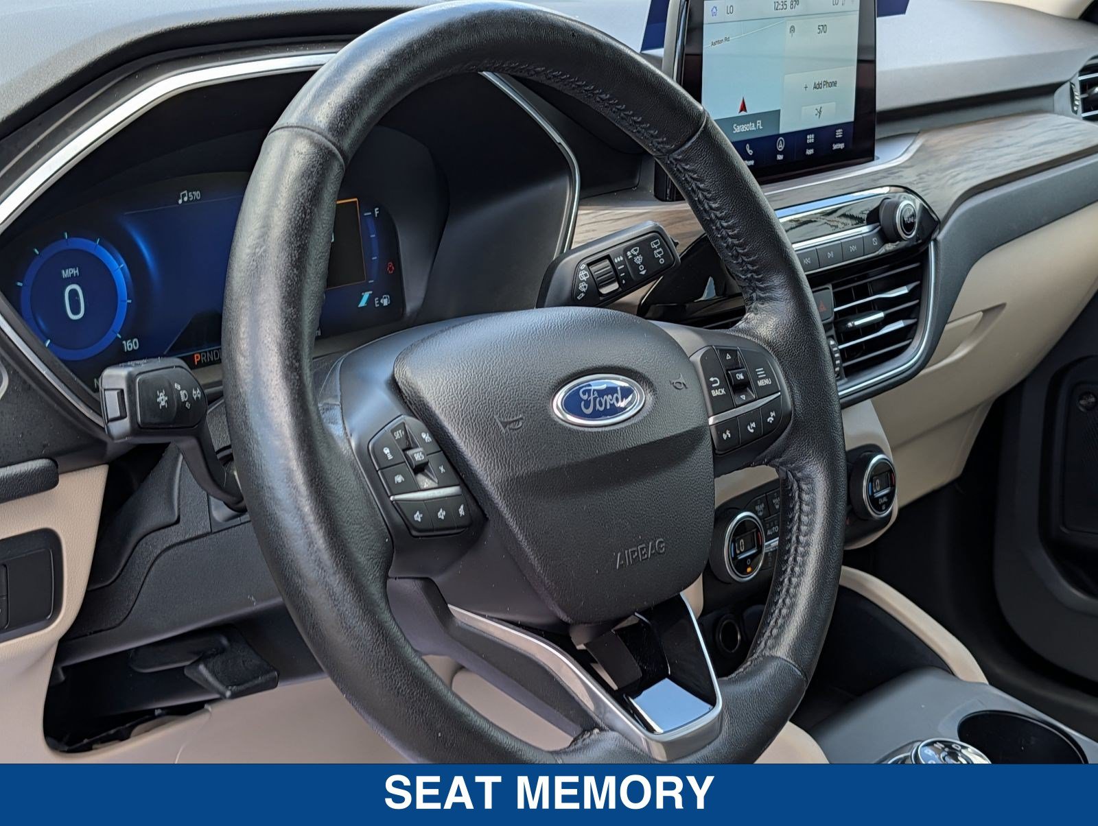 Used 2020 Ford Escape Titanium FWD image 23