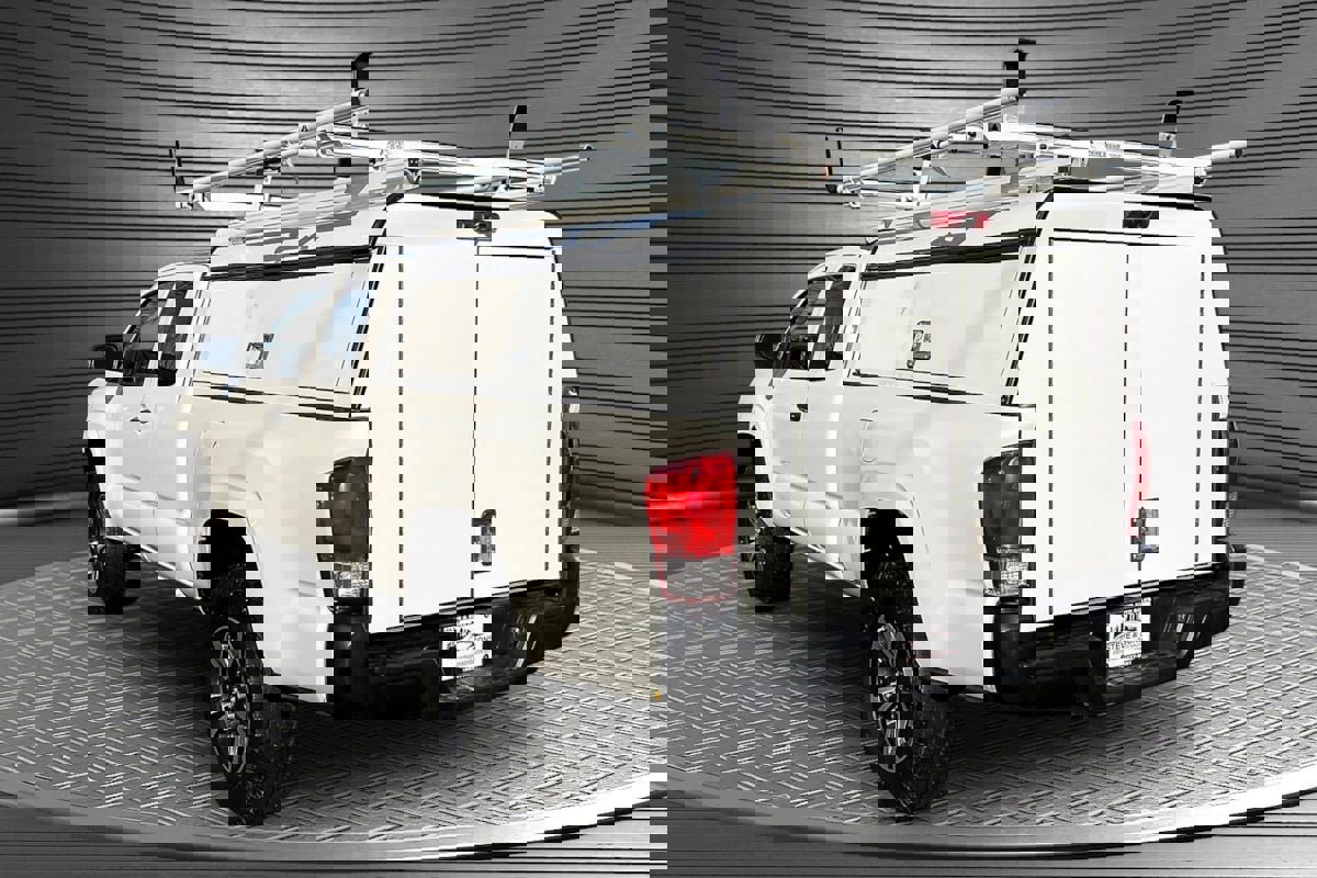 Used 2016 Toyota Tacoma SR image 4