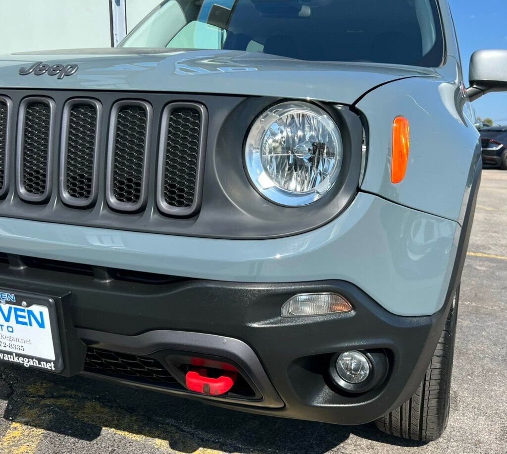 Used 2015 Jeep Renegade Trailhawk w/ Cold Weather Group image 8