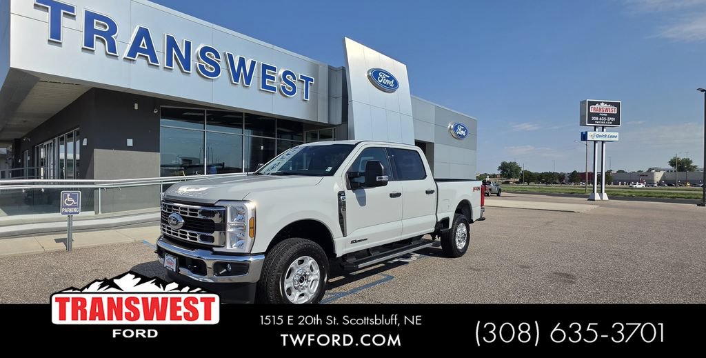 New 2026 Ford F350 XLT w/ FX4 Off-Road Package
