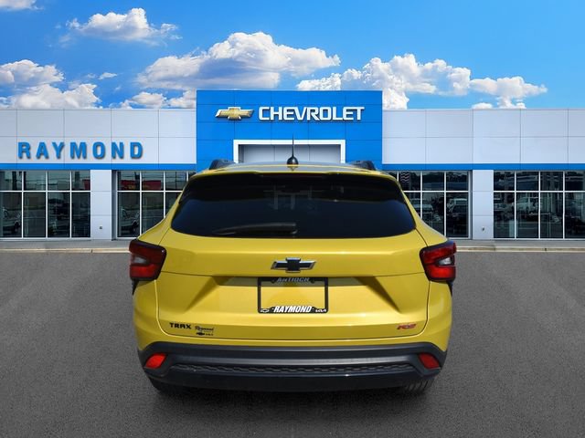 Used 2024 Chevrolet Trax RS w/ Driver Confidence Package FWD image 4