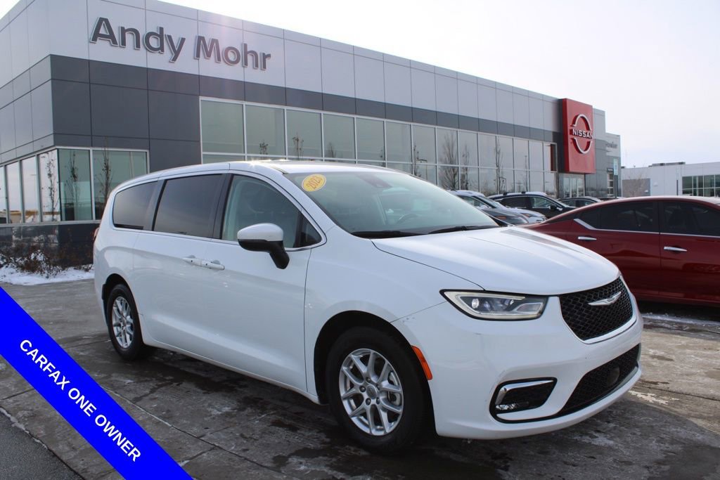Used 2023 Chrysler Pacifica Touring-L