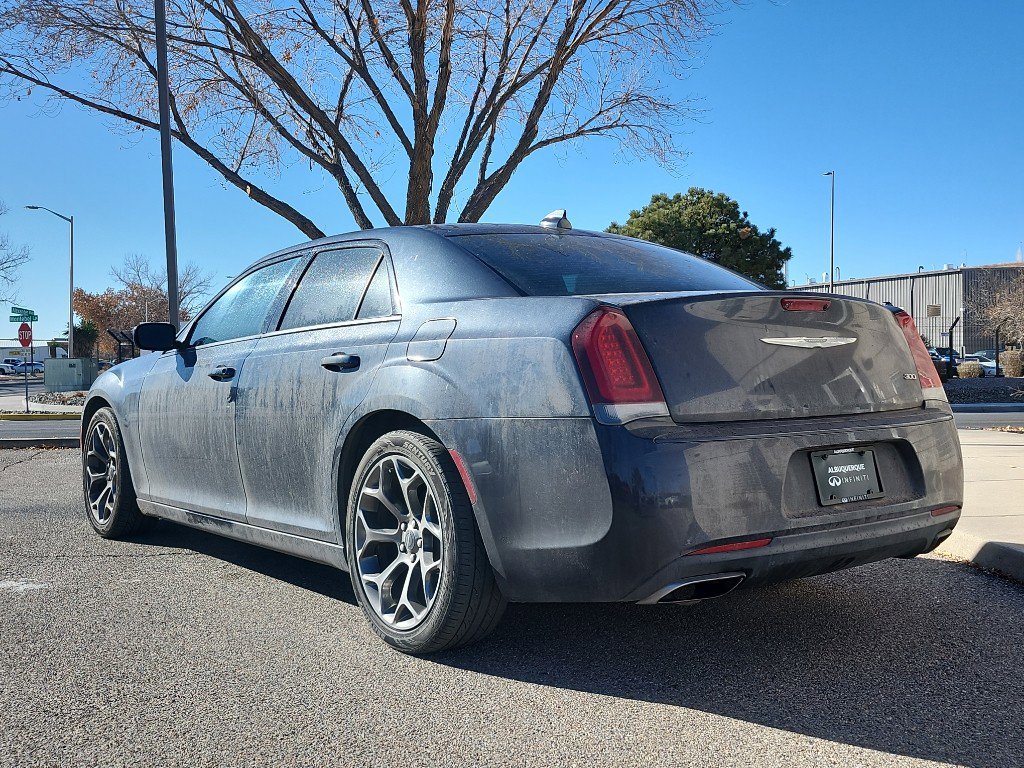Used 2018 Chrysler 300 Touring w/ Sport Appearance Package image 8