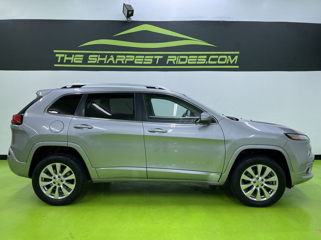 Used 2017 Jeep Cherokee Overland w/ Technology Group image 11