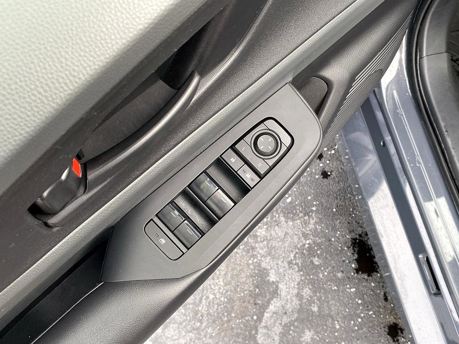 Used 2023 Toyota Prius LE image 10