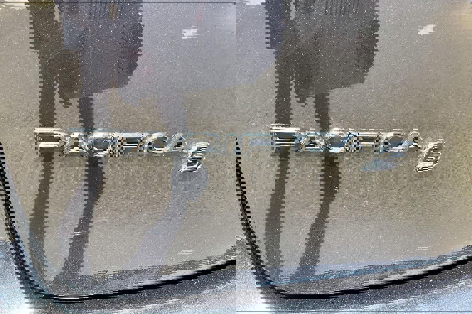 Used 2020 Chrysler Pacifica Touring w/ S Appearance Package FWD image 9