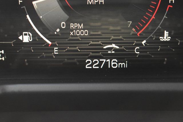 Used 2025 GMC Acadia Elevation image 30