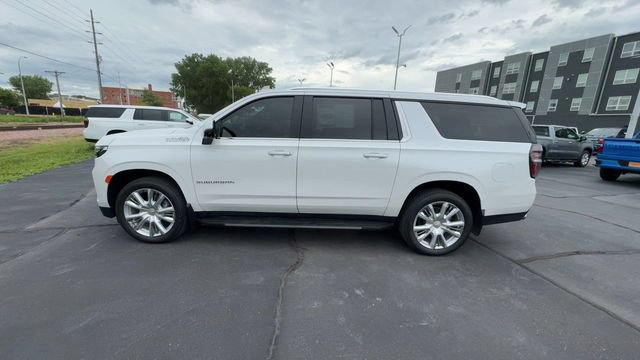 Used 2024 Chevrolet Suburban High Country w/ Advanced Technology Package AWD/4WD image 5