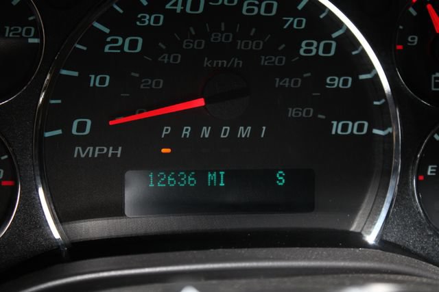 Used 2025 Chevrolet Express 3500 LT w/ LT Preferred Equipment Group RWD image 15