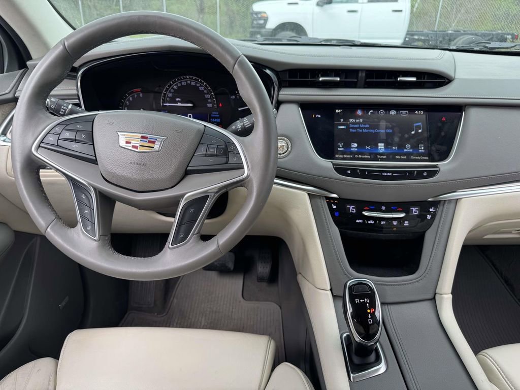 Used 2017 Cadillac XT5 Premium Luxury FWD image 18