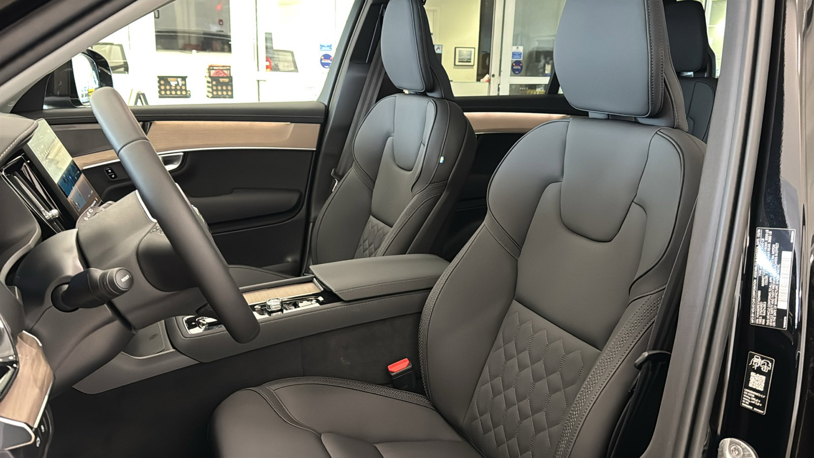New 2026 Volvo XC90 T8 Plus w/ Protection Package AWD/4WD image 23