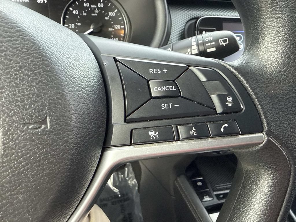 Used 2022 Nissan Kicks SV FWD image 33