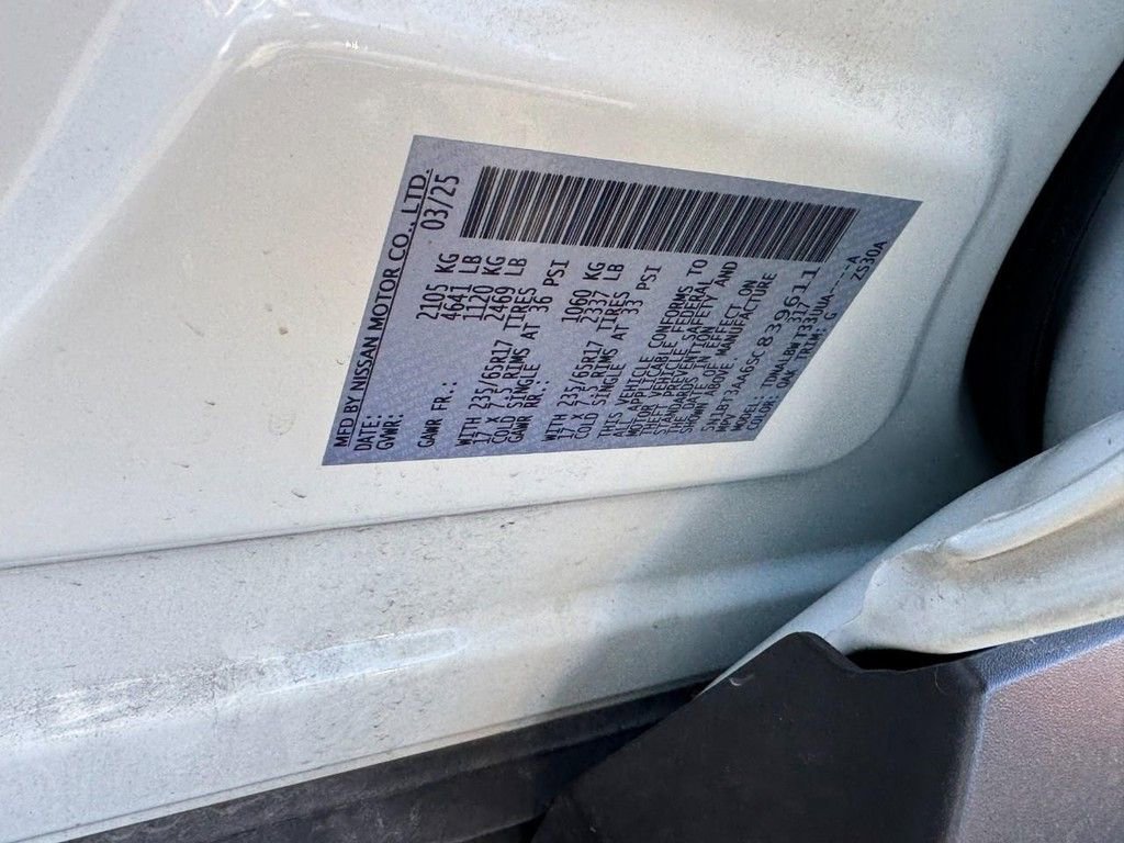 Used 2025 Nissan Rogue S image 23