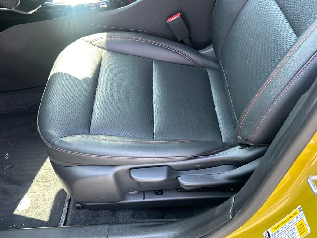 Used 2024 Chevrolet Trax RS w/ Sunroof Package image 11