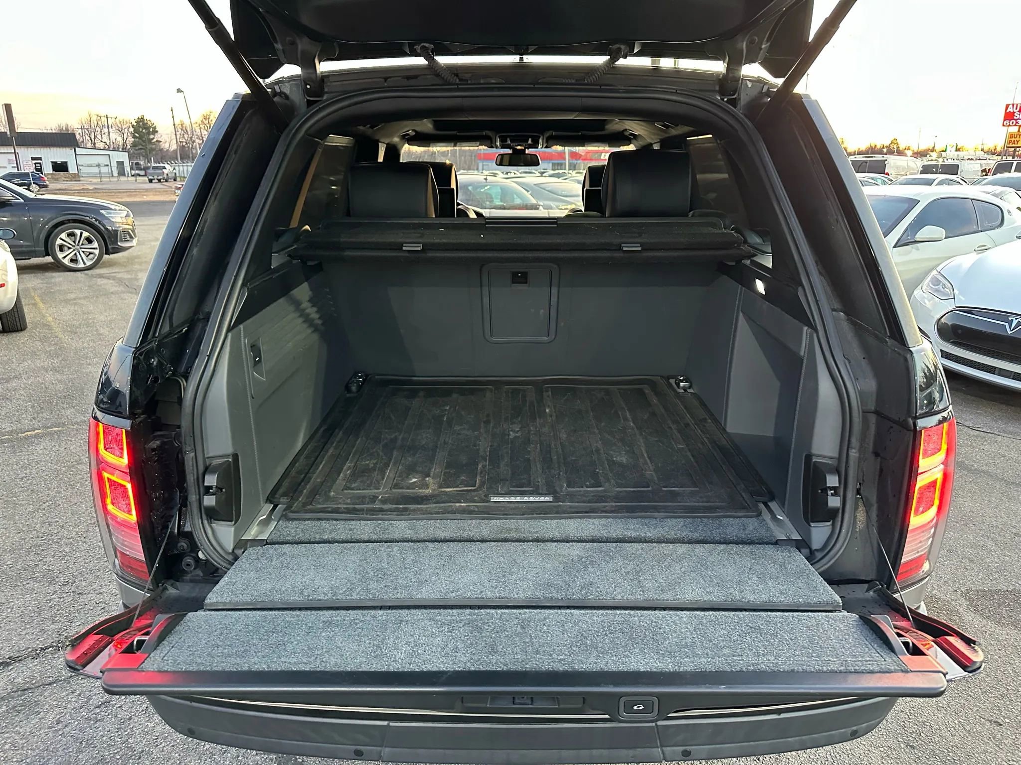 Used 2015 Land Rover Range Rover Long Wheelbase Autobiography image 18