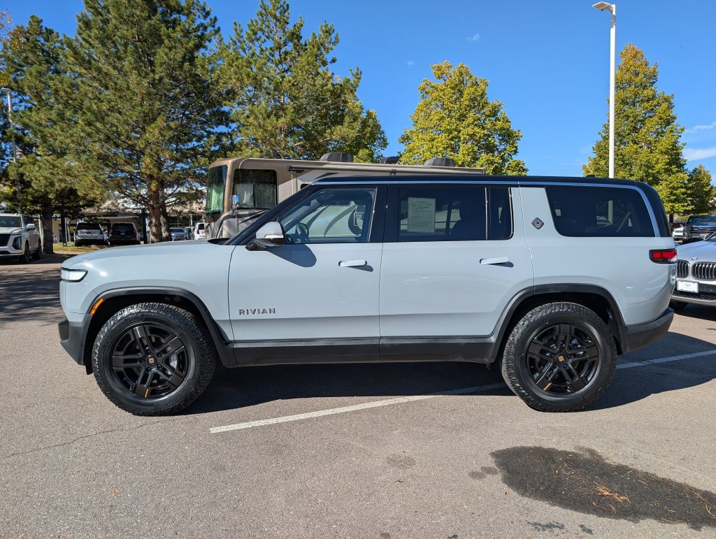 Used 2023 Rivian R1S Adventure Dual AWD/4WD image 3
