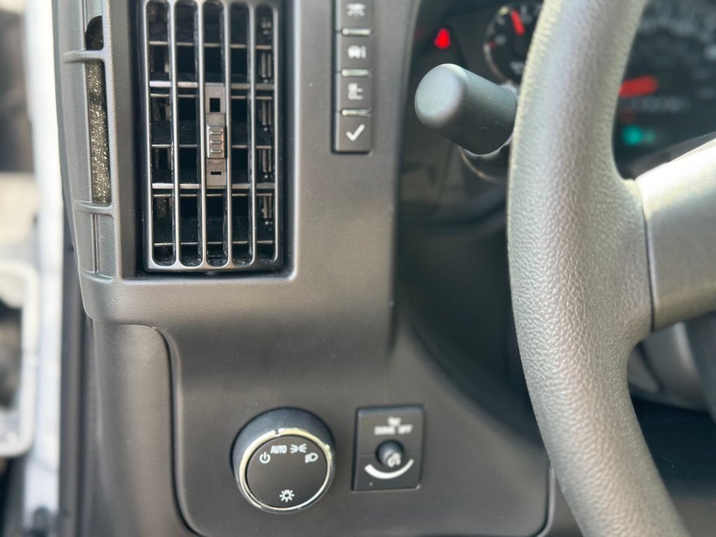 New 2026 Chevrolet Express 3500 w/ Power Convenience Package RWD image 20