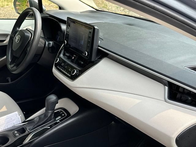 Used 2022 Toyota Corolla LE FWD image 26