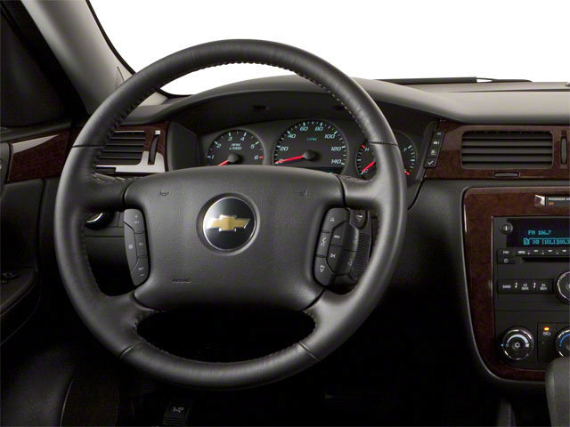 Used 2010 Chevrolet Impala LT w/ Luxury Edition Package FWD image 8