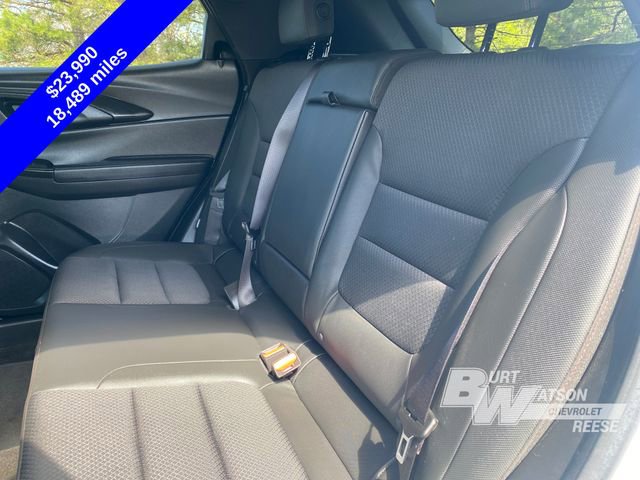 Used 2023 Chevrolet TrailBlazer RS w/ Sun and Liftgate Package AWD/4WD image 18