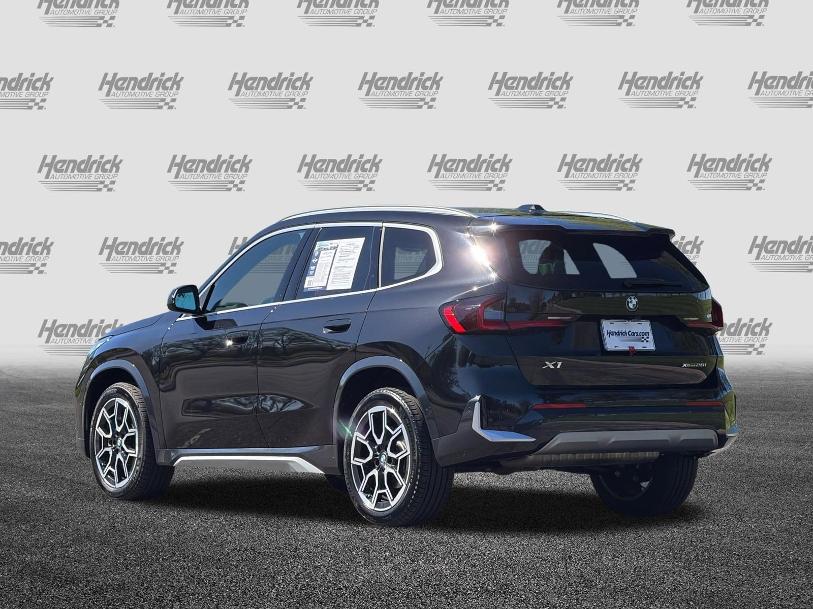 Used 2025 BMW X1 xDrive28i w/ Technology Package image 7