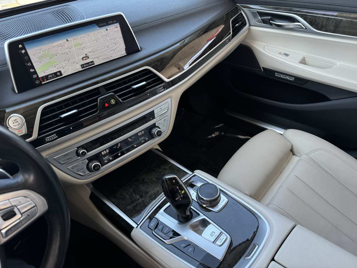 Used 2018 BMW 750i xDrive AWD/4WD image 16