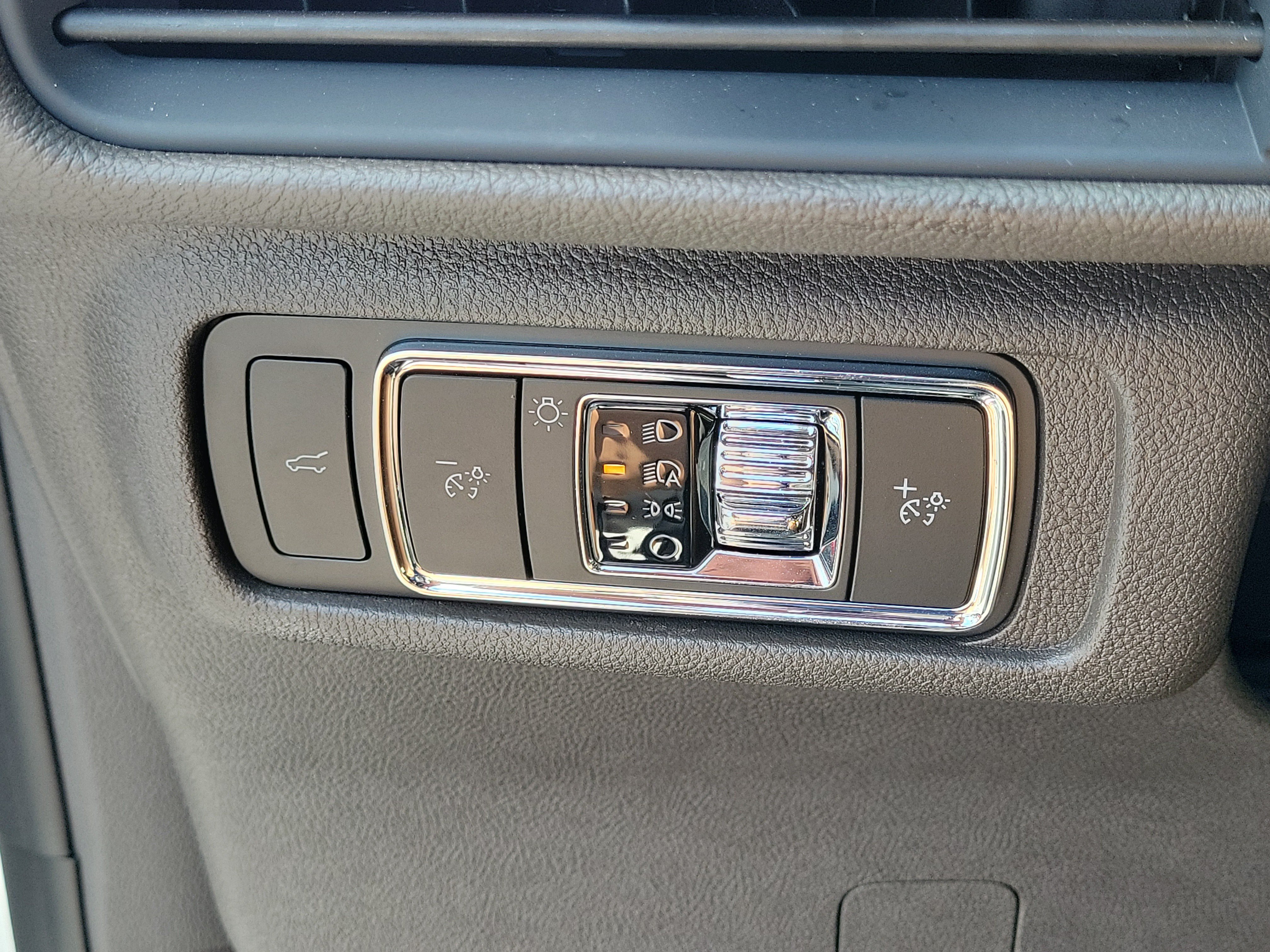 Used 2024 Lincoln Corsair FWD image 25