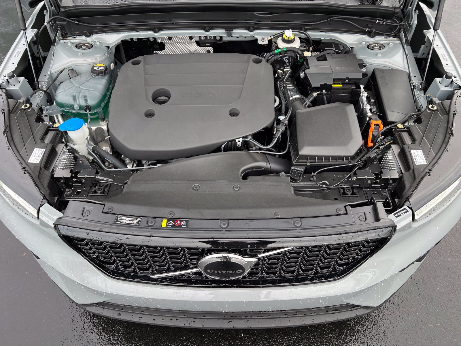 New 2026 Volvo XC40 B5 Plus w/ Protection Package Premier AWD/4WD image 38