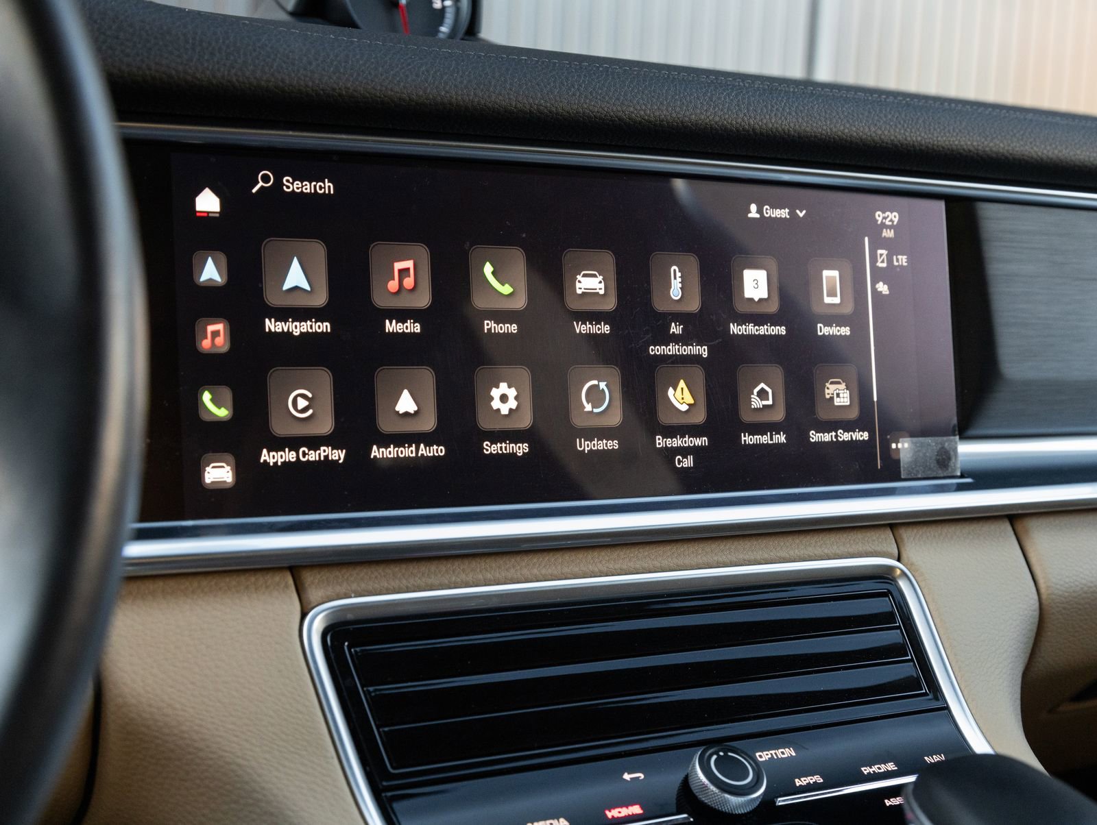 Certified 2023 Porsche Panamera 4 Platinum Edition image 25