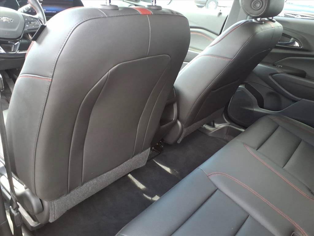 Used 2024 Chevrolet Trax RS w/ Sunroof Package FWD image 15