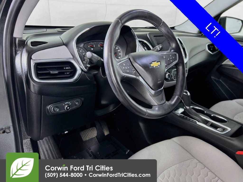 Used 2020 Chevrolet Equinox LT w/ Driver Convenience Package AWD/4WD image 2