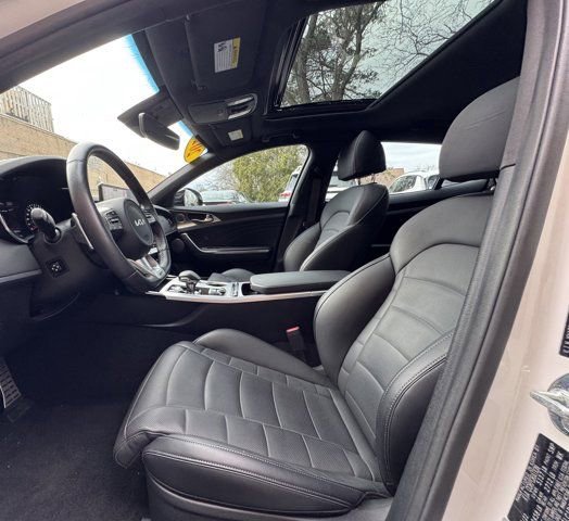 Used 2023 Kia Stinger GT2 image 41