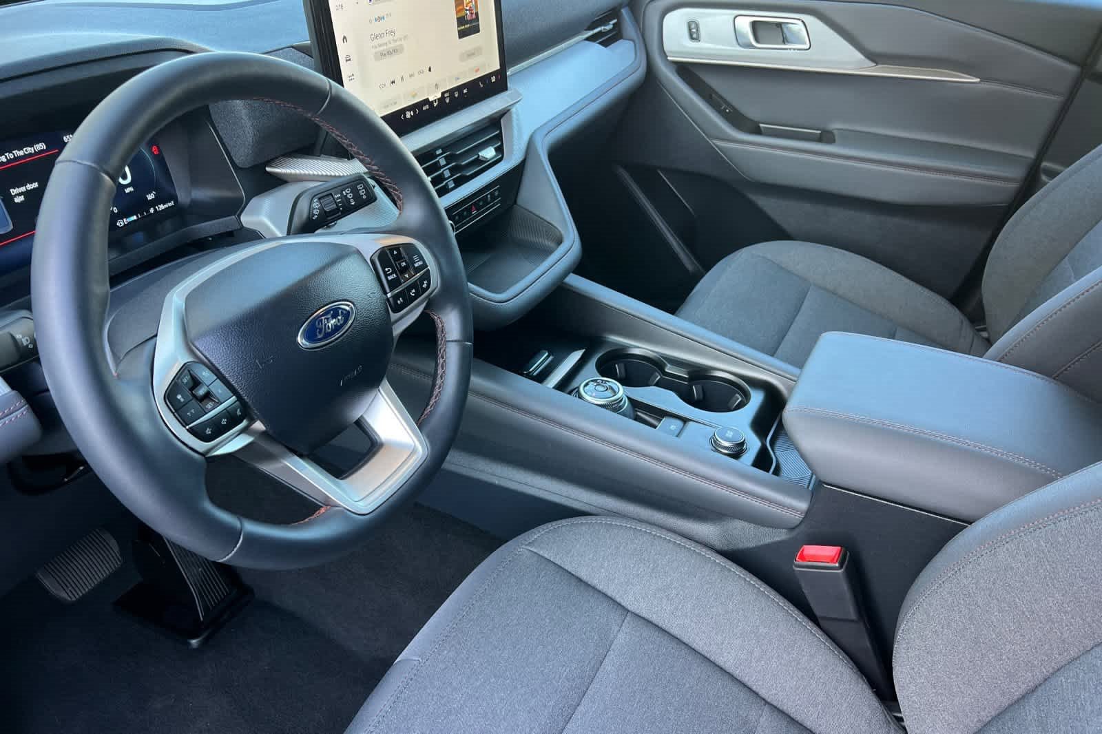 Certified 2025 Ford Explorer Active image 12